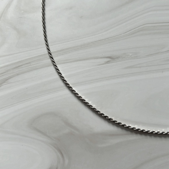 Affordable Fashion Finds Jewelry - BEAUTIFUL STERLING SILVER NECKLACE